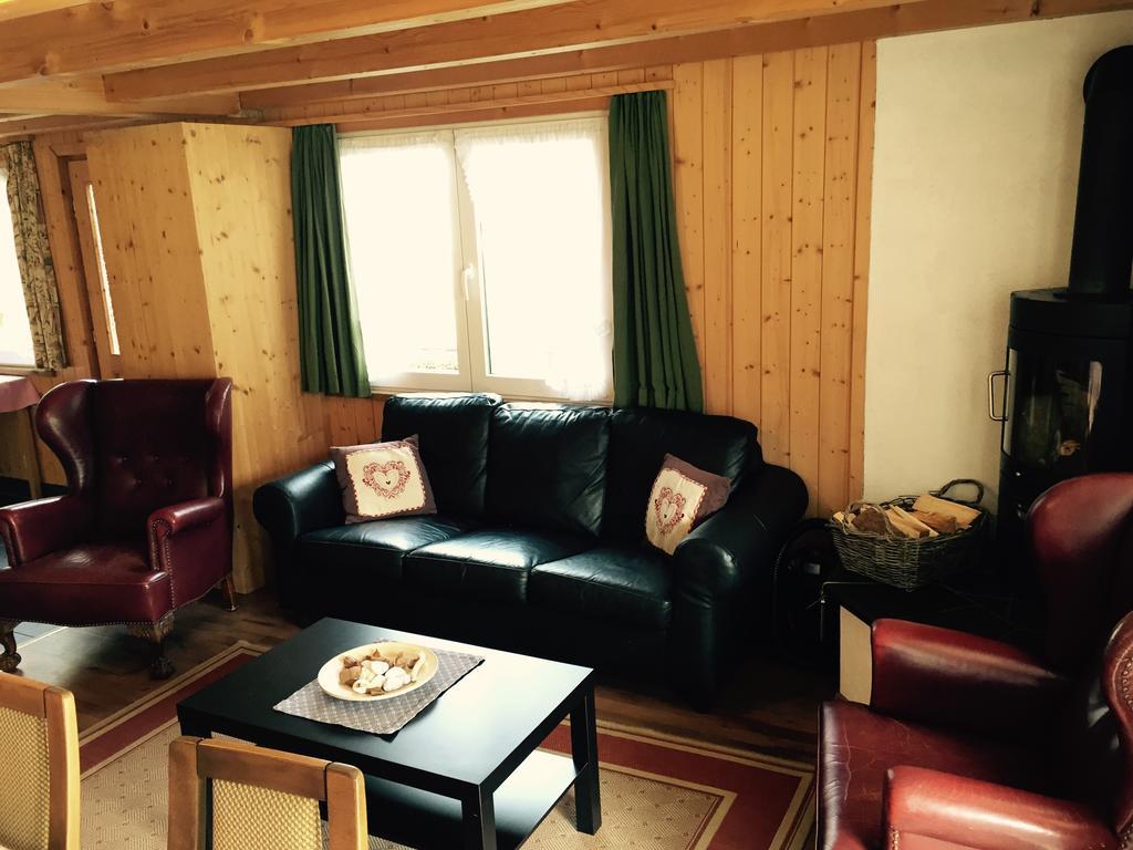 Alpen Chalet Kandersteg Habitación foto